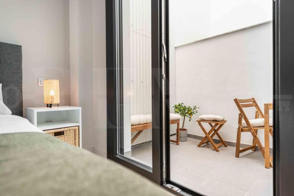 Fresh & Stylish Apartment With Parking By Rems Малага Екстериор снимка